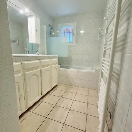 Maisonnette Meublée Dans Petite Copropriété * Gréoux-les-Bains