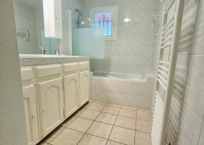 Maisonnette Meublee Dans Petite Copropriete * Greoux-les-Bains